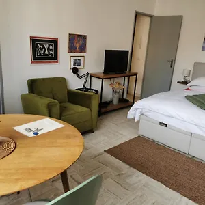  Apartment Calme Et Tres Lumineux, Au Pied De Notre Dame De La Garde